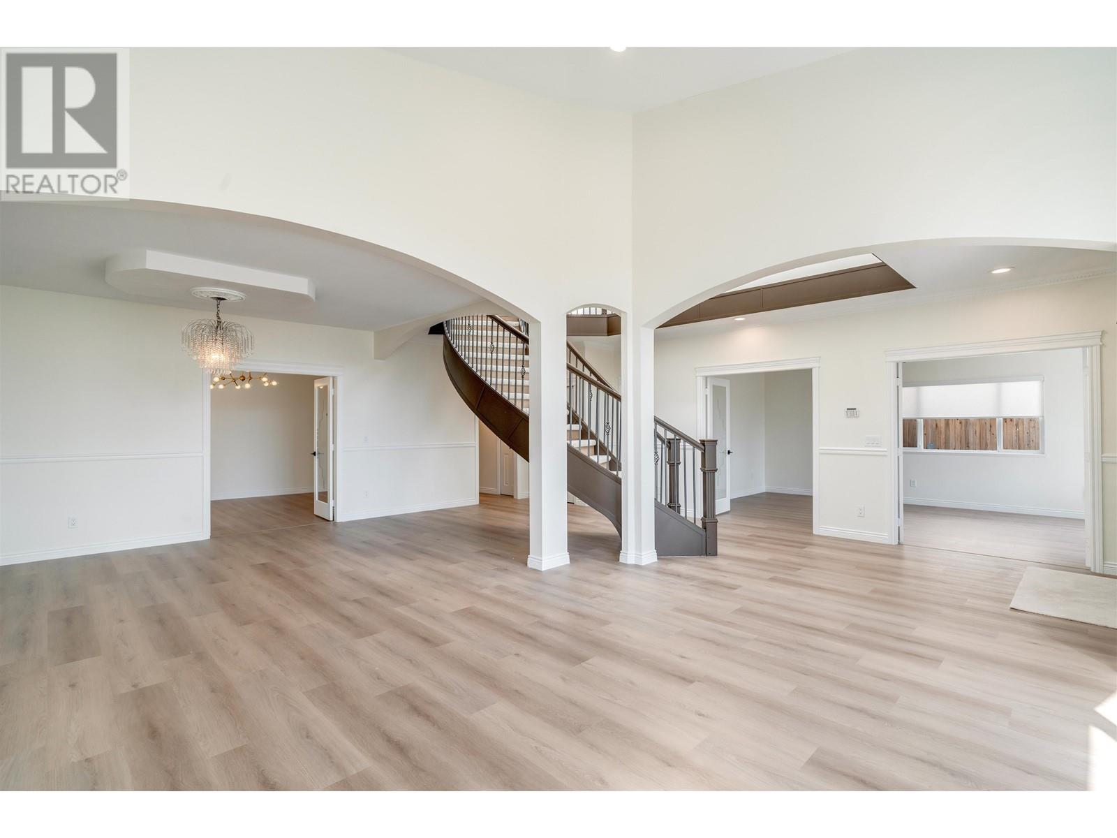 639 Chapman Avenue, Coquitlam, British Columbia  V3J 4A2 - Photo 5 - R3012517