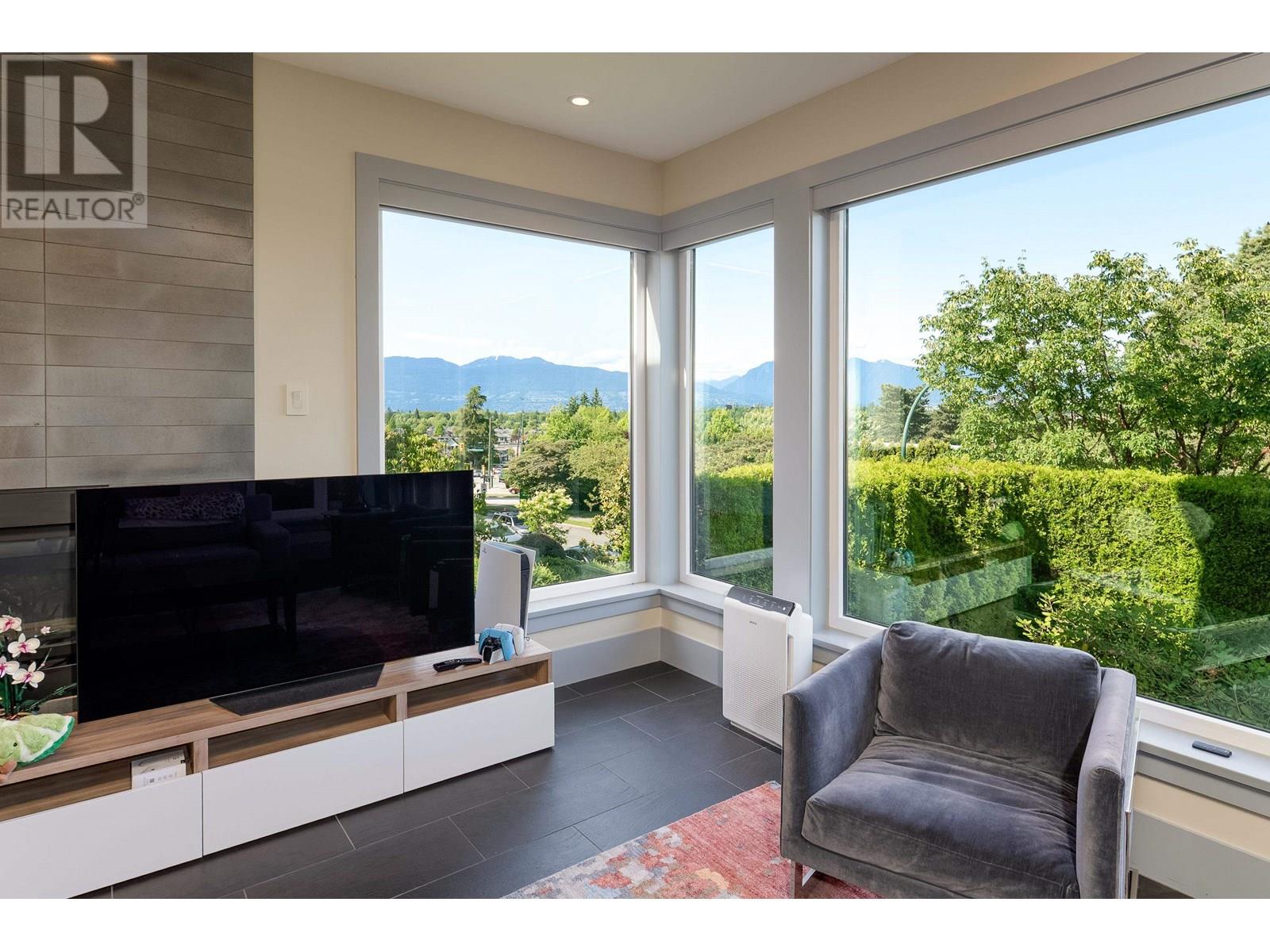4371 Puget Drive, Vancouver, British Columbia  V6L 2V7 - Photo 3 - R3012532
