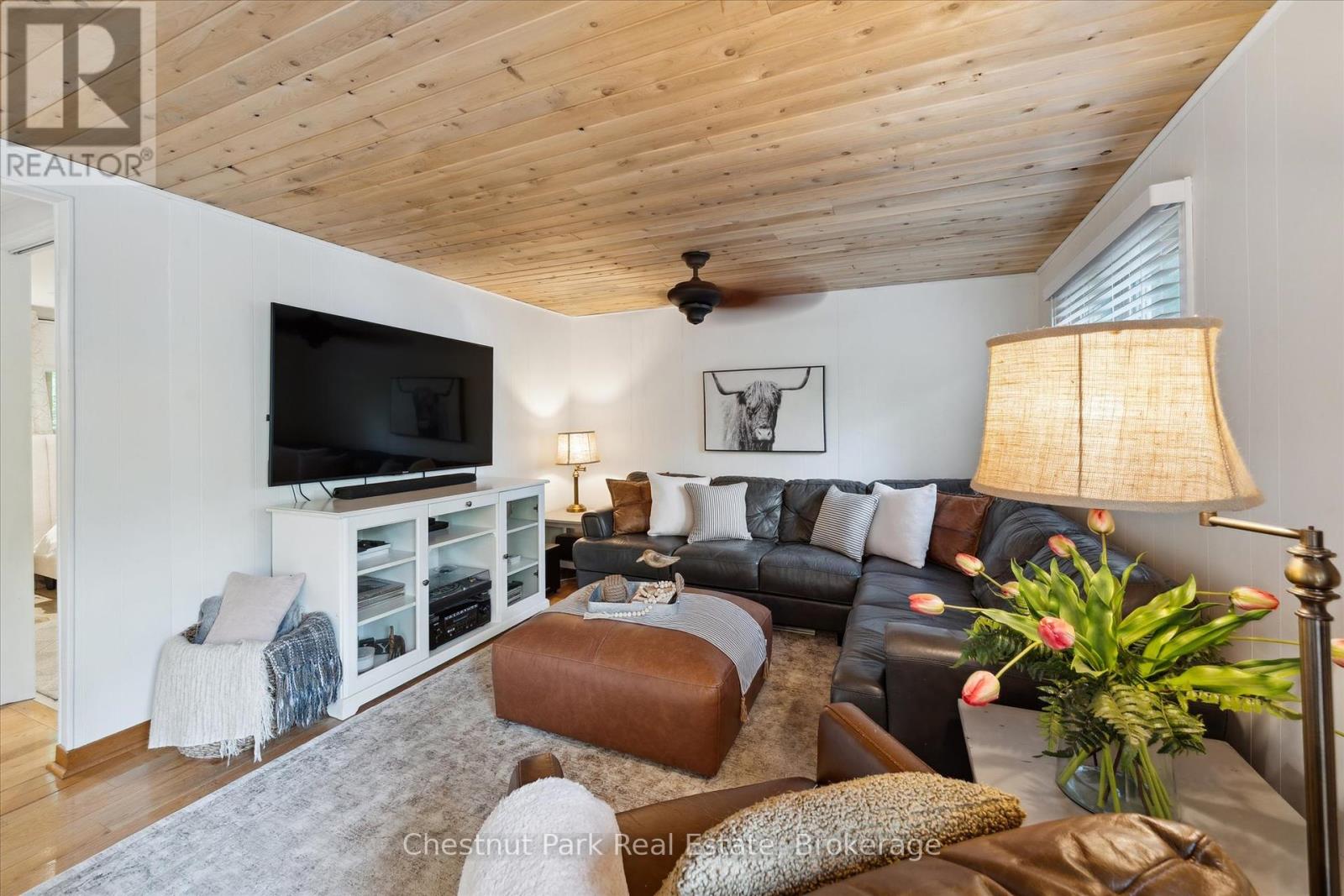 218 North Drive, Huntsville, Ontario  P1H 2J2 - Photo 17 - X12203933