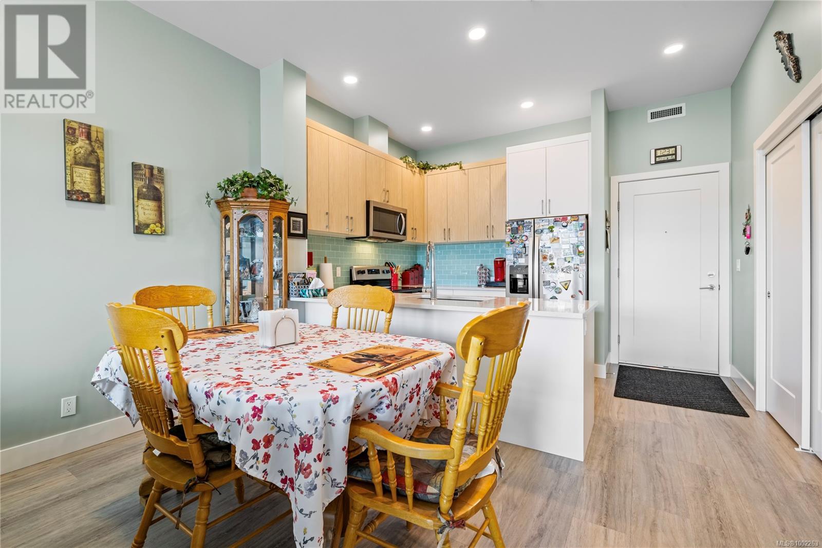 Property at 501 6540 Metral Dr image 5