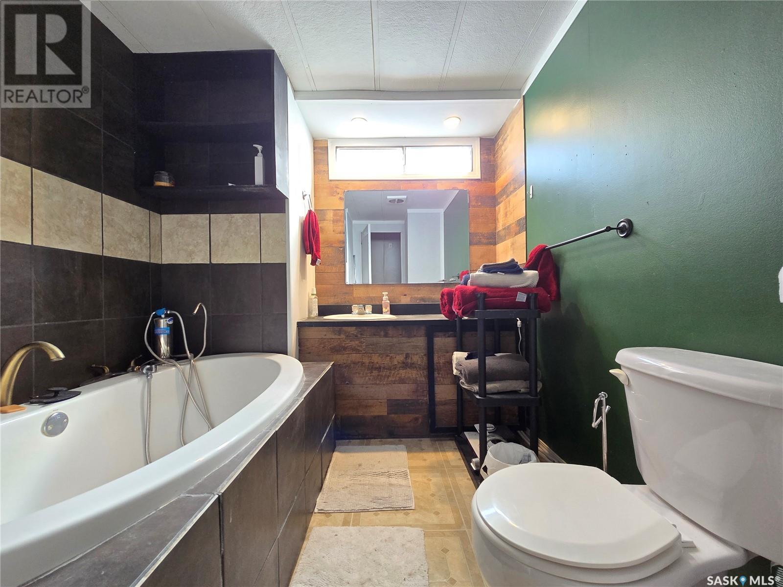 106 Larch Street, Caronport, Saskatchewan  S0H 0S0 - Photo 29 - SK996582