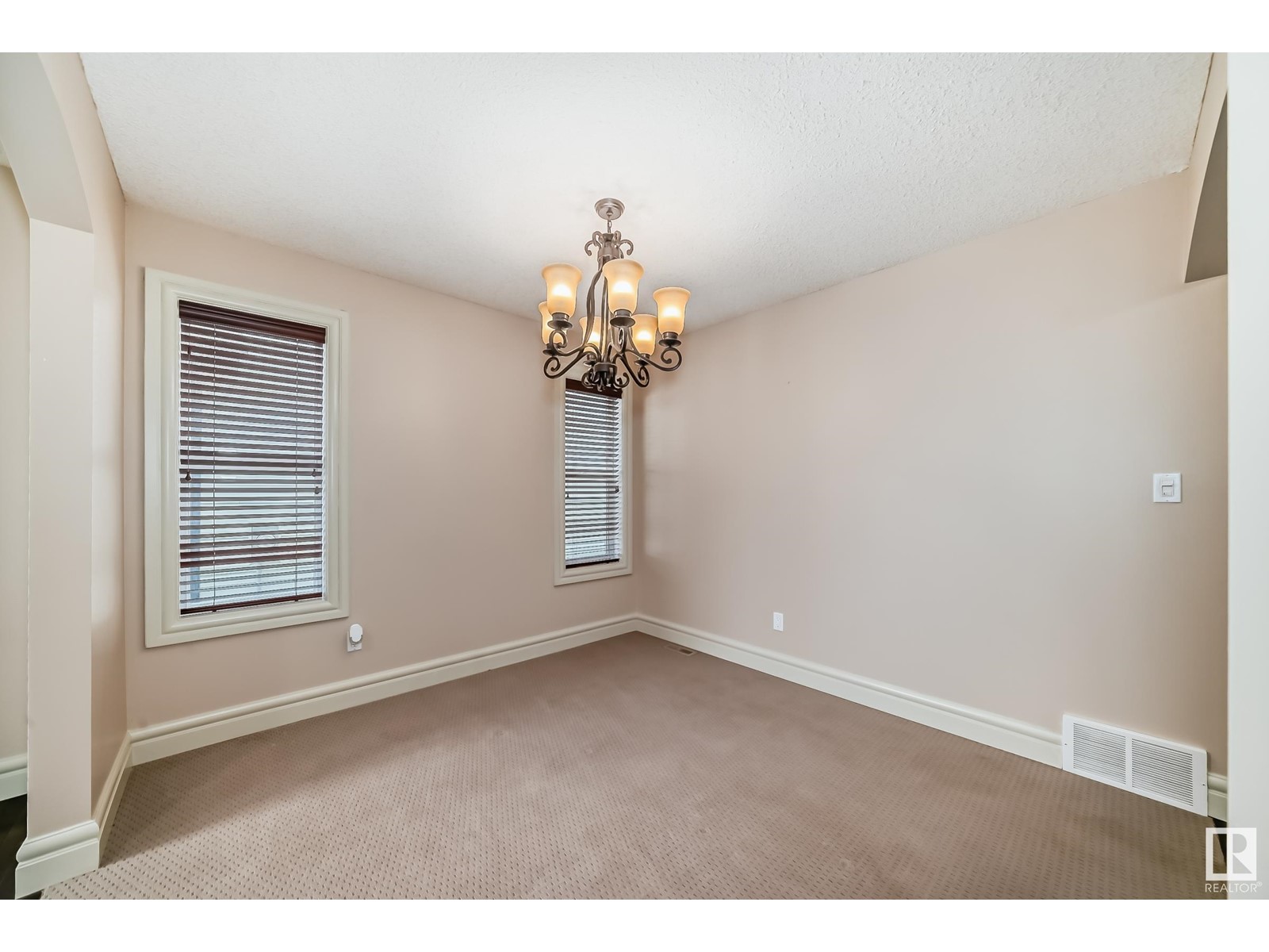 Property at 207 SUNCREST RD image 2