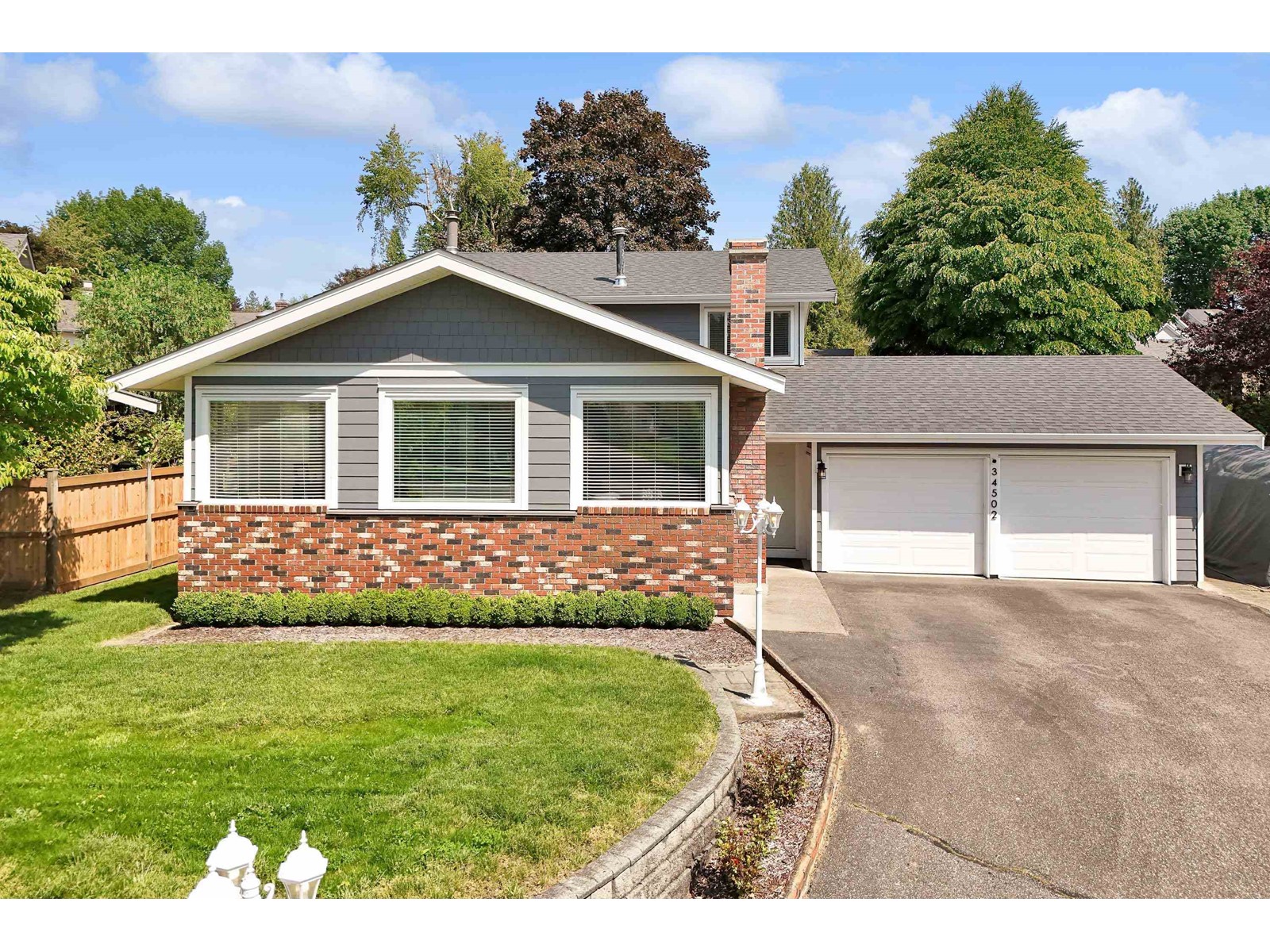 34502 Blatchford Way, Abbotsford, British Columbia  V2S 5J8 - Photo 2 - R3012184