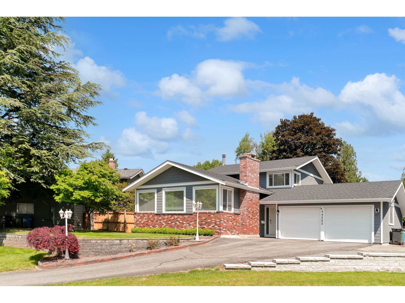 34502 Blatchford Way, Abbotsford, British Columbia  V2S 5J8 - Photo 1 - R3012184