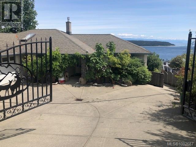 Property at 253 Alder St S image 4