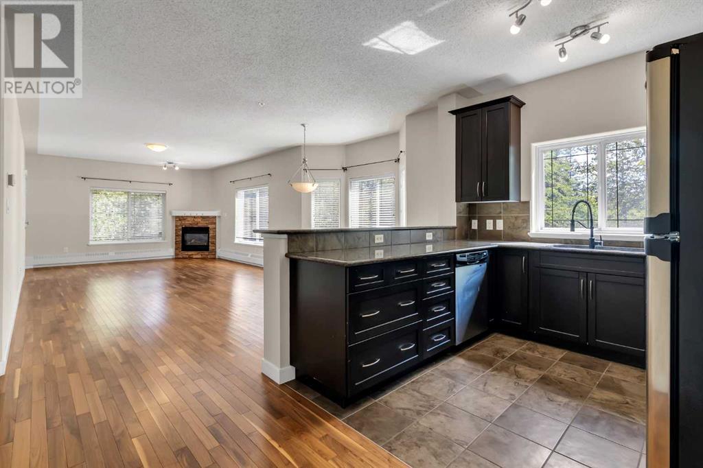 110, 20 Discovery Ridge Close Sw, Calgary, Alberta  T3H 5X4 - Photo 10 - A2228108