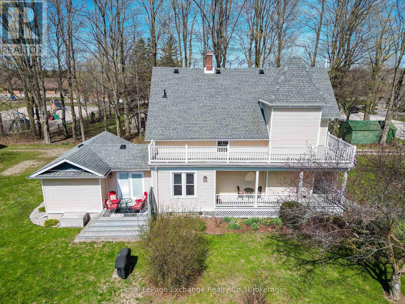 8 Queen Street, Huron-Kinloss, Ontario  N0G 2R0 - Photo 5 - X12111716