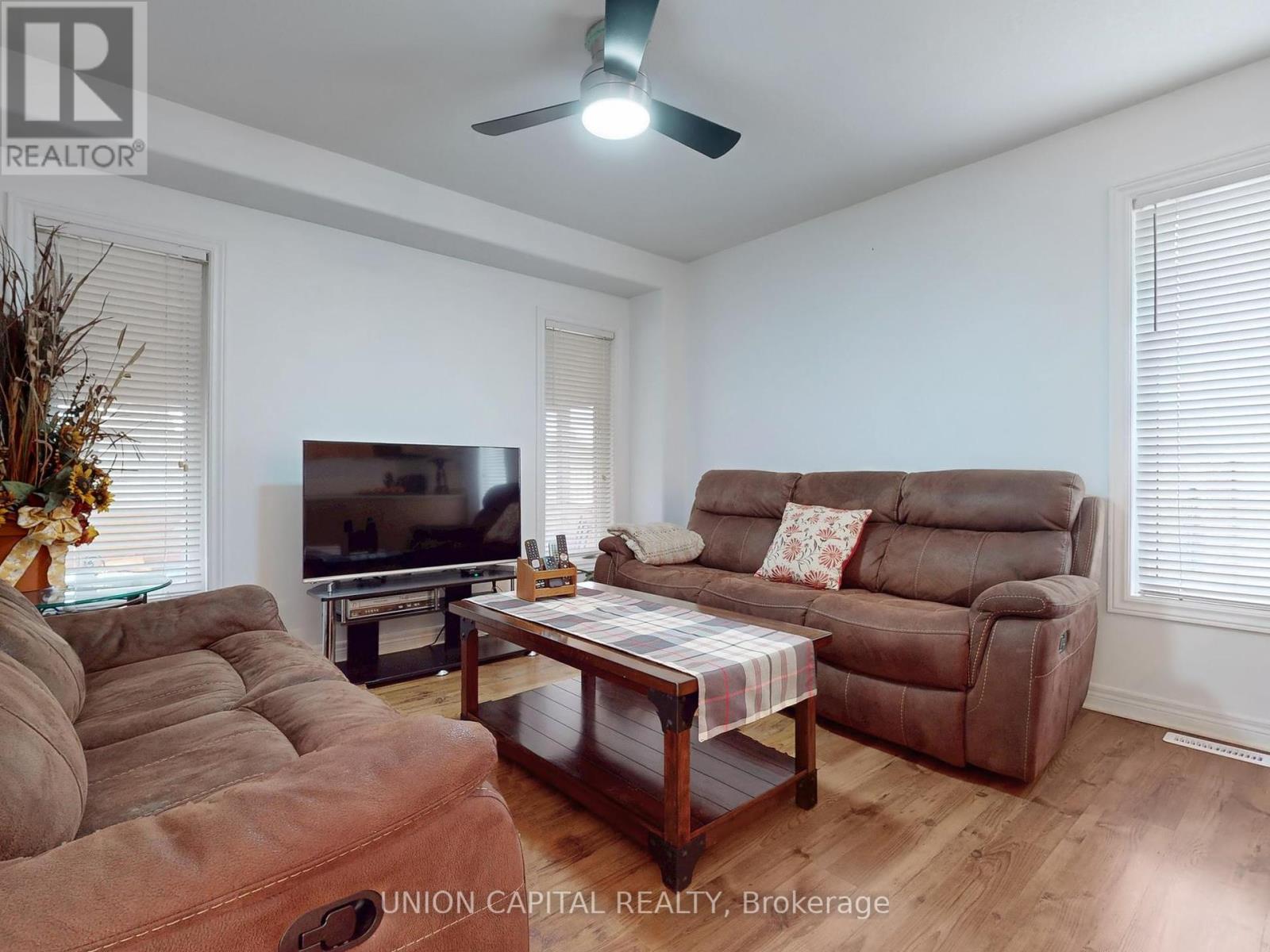 54 Buchanan Drive, New Tecumseth, Ontario  L9R 0A2 - Photo 7 - N12203937