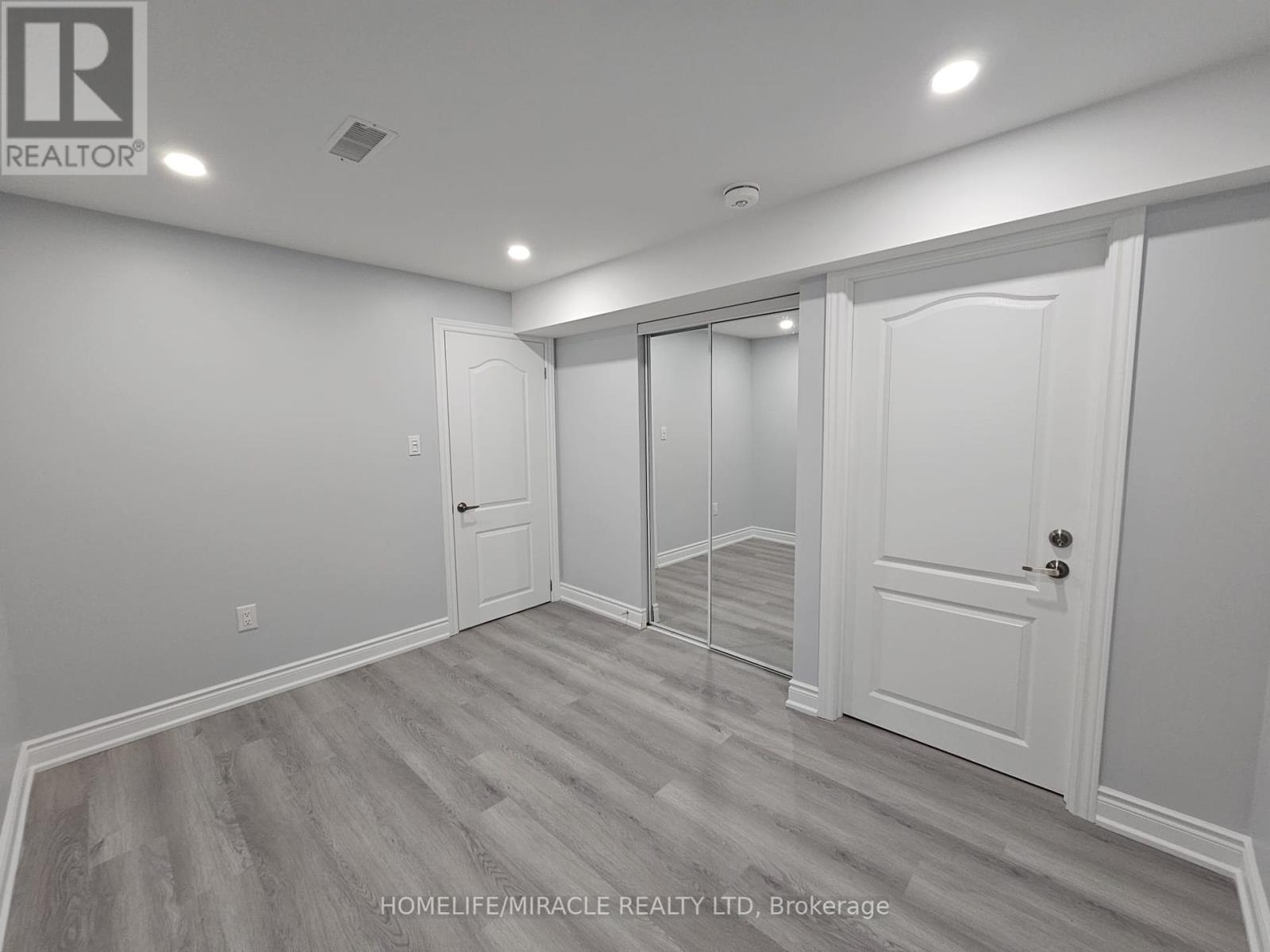 Basement - 1092 Knotty Pine Grove, Mississauga (Meadowvale Village), Ontario  L5W 1J6 - Photo 2 - W12203898