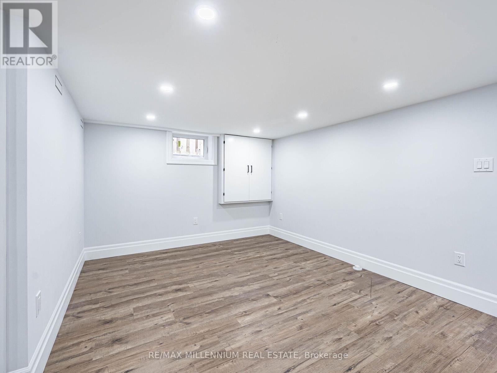24 Treeview Drive, Toronto, Ontario  M8W 4B9 - Photo 25 - W12203917