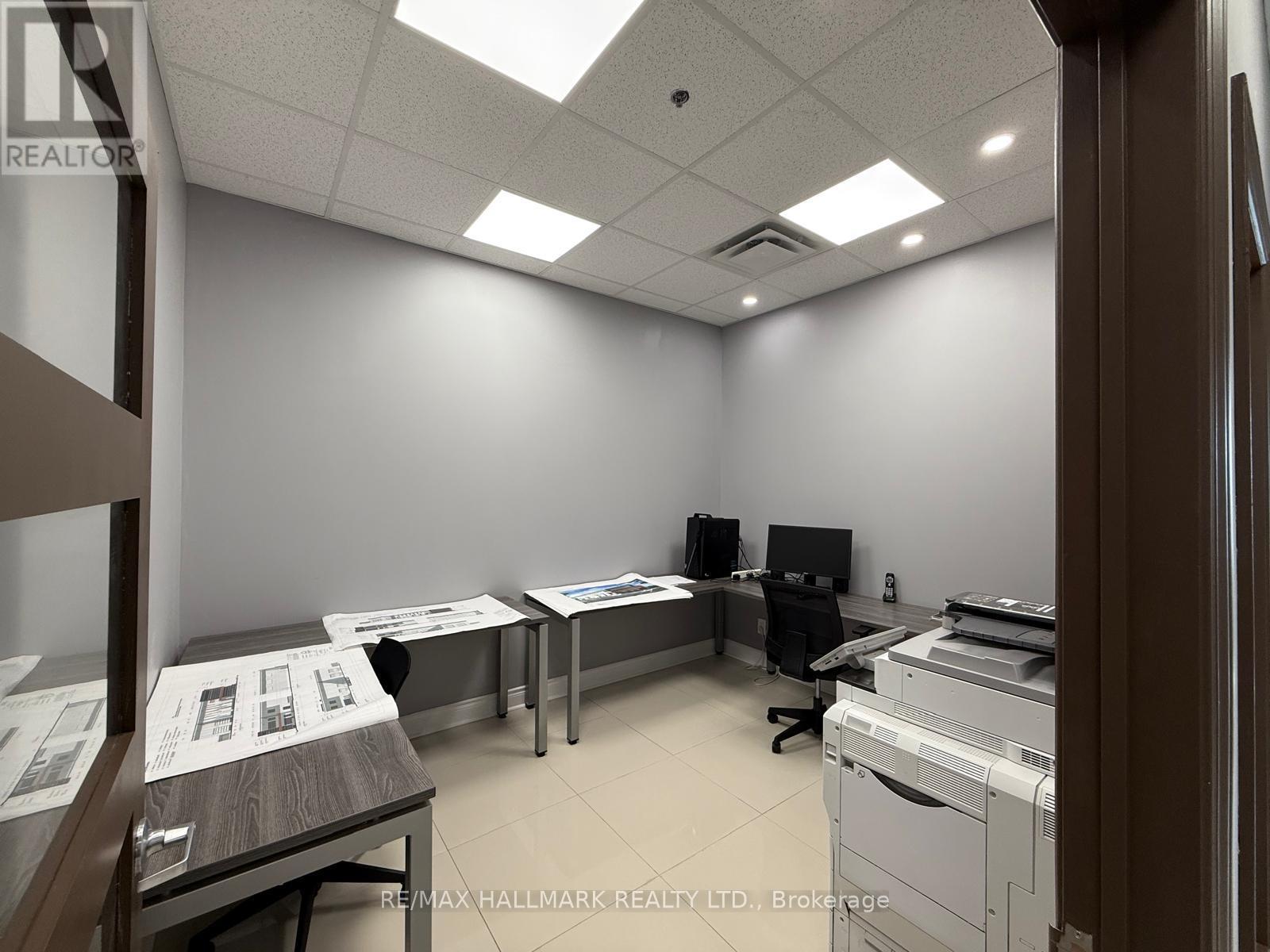 407 - 218 Export Boulevard, Mississauga, Ontario  L5S 1Y4 - Photo 10 - W12203923