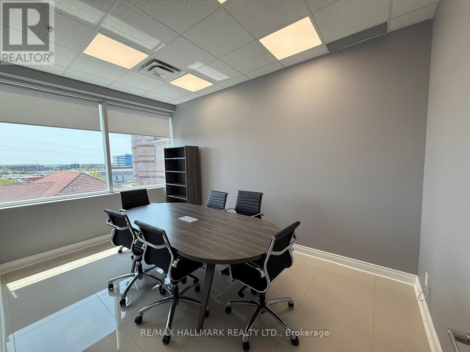 407 - 218 Export Boulevard, Mississauga, Ontario  L5S 1Y4 - Photo 12 - W12203923