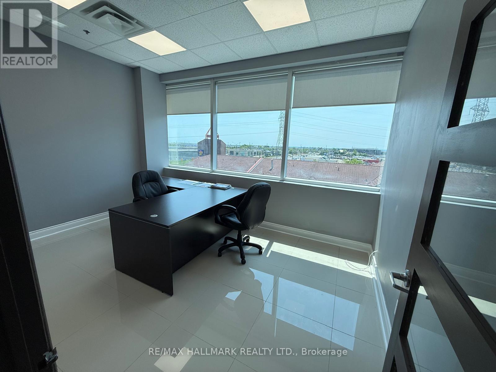 407 - 218 Export Boulevard, Mississauga (Gateway), Ontario  L5S 1Y4 - Photo 13 - W12203923