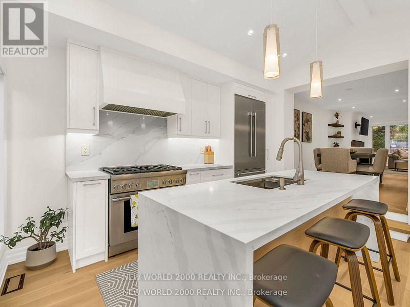 32 Edwalter Avenue, Toronto, Ontario  M8Y 1Z3 - Photo 11 - W12203924
