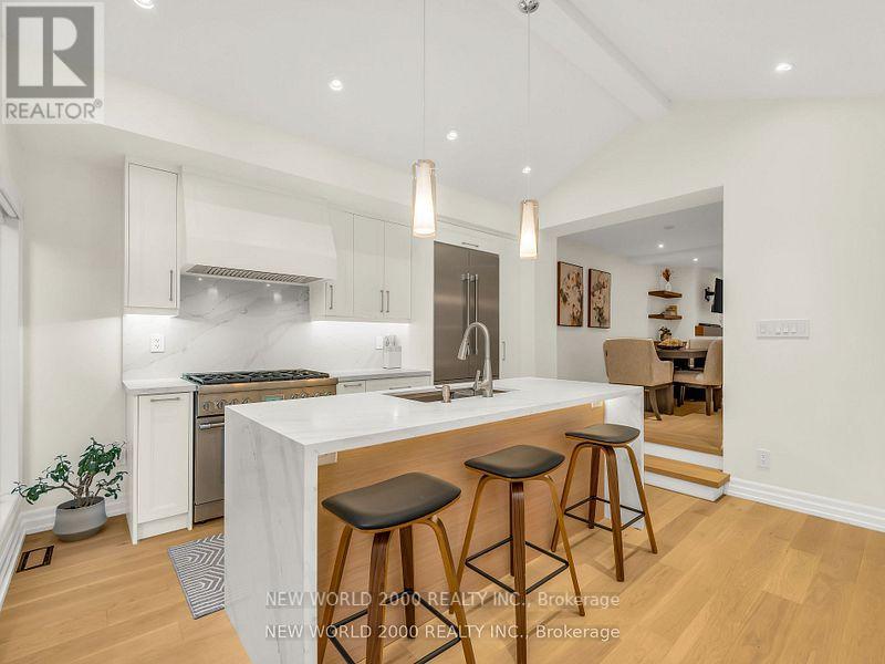 32 Edwalter Avenue, Toronto, Ontario  M8Y 1Z3 - Photo 12 - W12203924