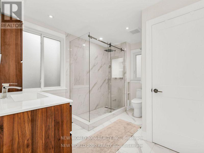 32 Edwalter Avenue, Toronto, Ontario  M8Y 1Z3 - Photo 17 - W12203924