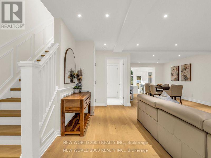 32 Edwalter Avenue, Toronto, Ontario  M8Y 1Z3 - Photo 18 - W12203924