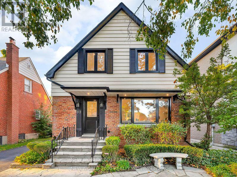 32 Edwalter Avenue, Toronto, Ontario  M8Y 1Z3 - Photo 2 - W12203924