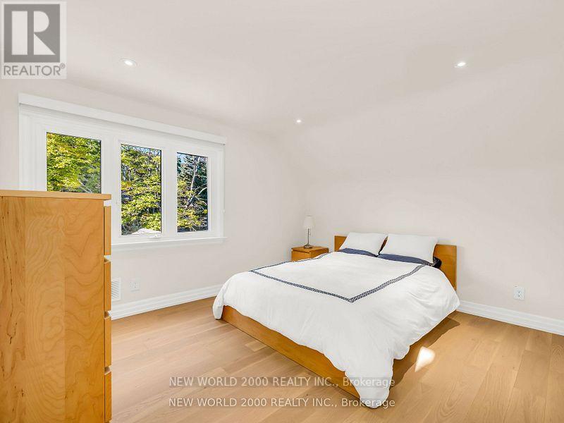 32 Edwalter Avenue, Toronto, Ontario  M8Y 1Z3 - Photo 20 - W12203924