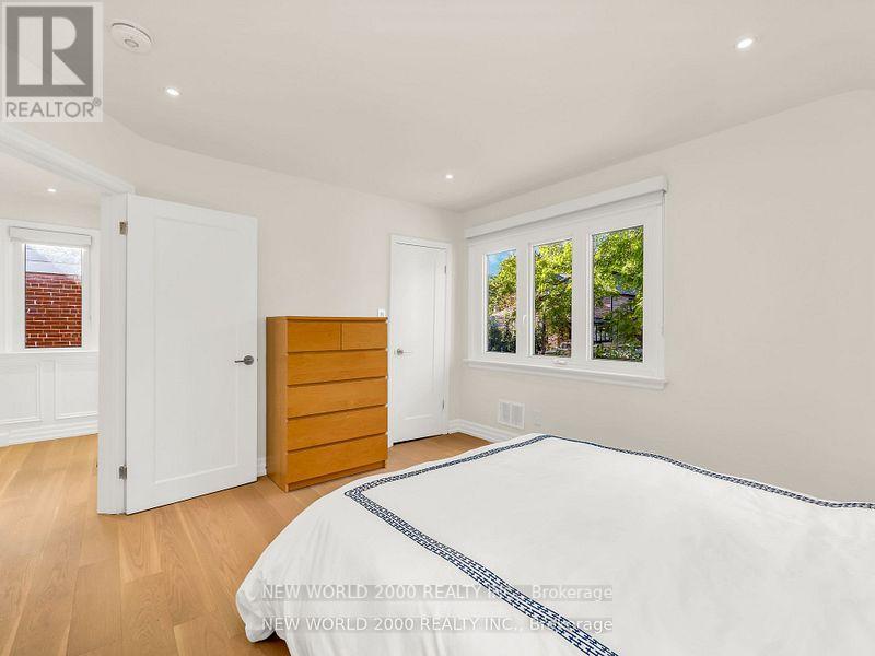 32 Edwalter Avenue, Toronto, Ontario  M8Y 1Z3 - Photo 21 - W12203924