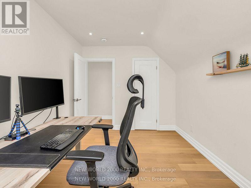 32 Edwalter Avenue, Toronto, Ontario  M8Y 1Z3 - Photo 24 - W12203924