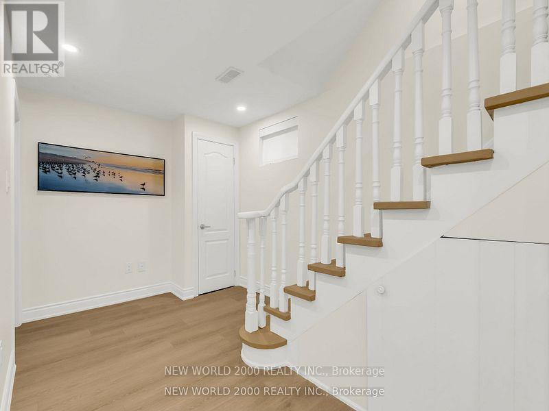 32 Edwalter Avenue, Toronto, Ontario  M8Y 1Z3 - Photo 26 - W12203924