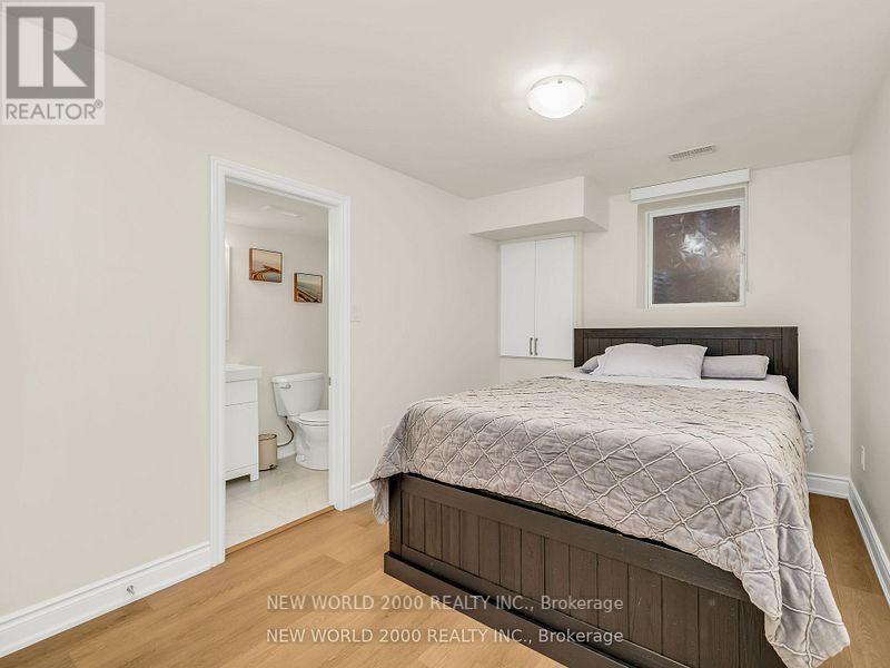 32 Edwalter Avenue, Toronto, Ontario  M8Y 1Z3 - Photo 29 - W12203924