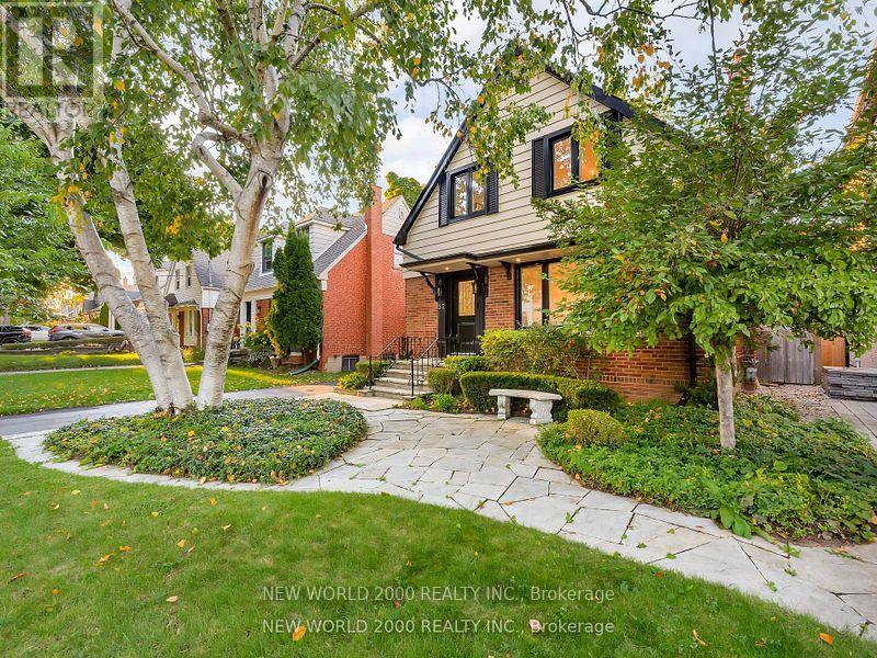32 Edwalter Avenue, Toronto, Ontario  M8Y 1Z3 - Photo 3 - W12203924