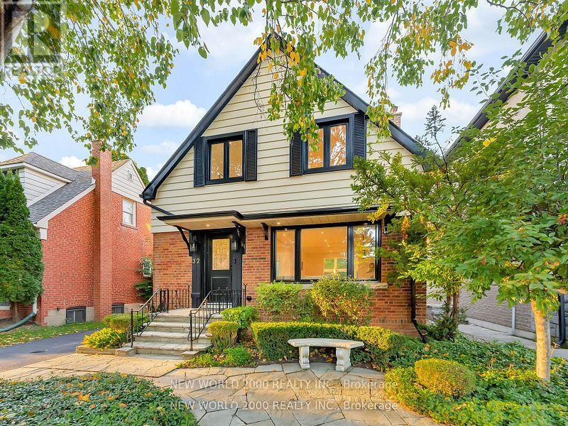 32 Edwalter Avenue, Toronto, Ontario  M8Y 1Z3 - Photo 5 - W12203924