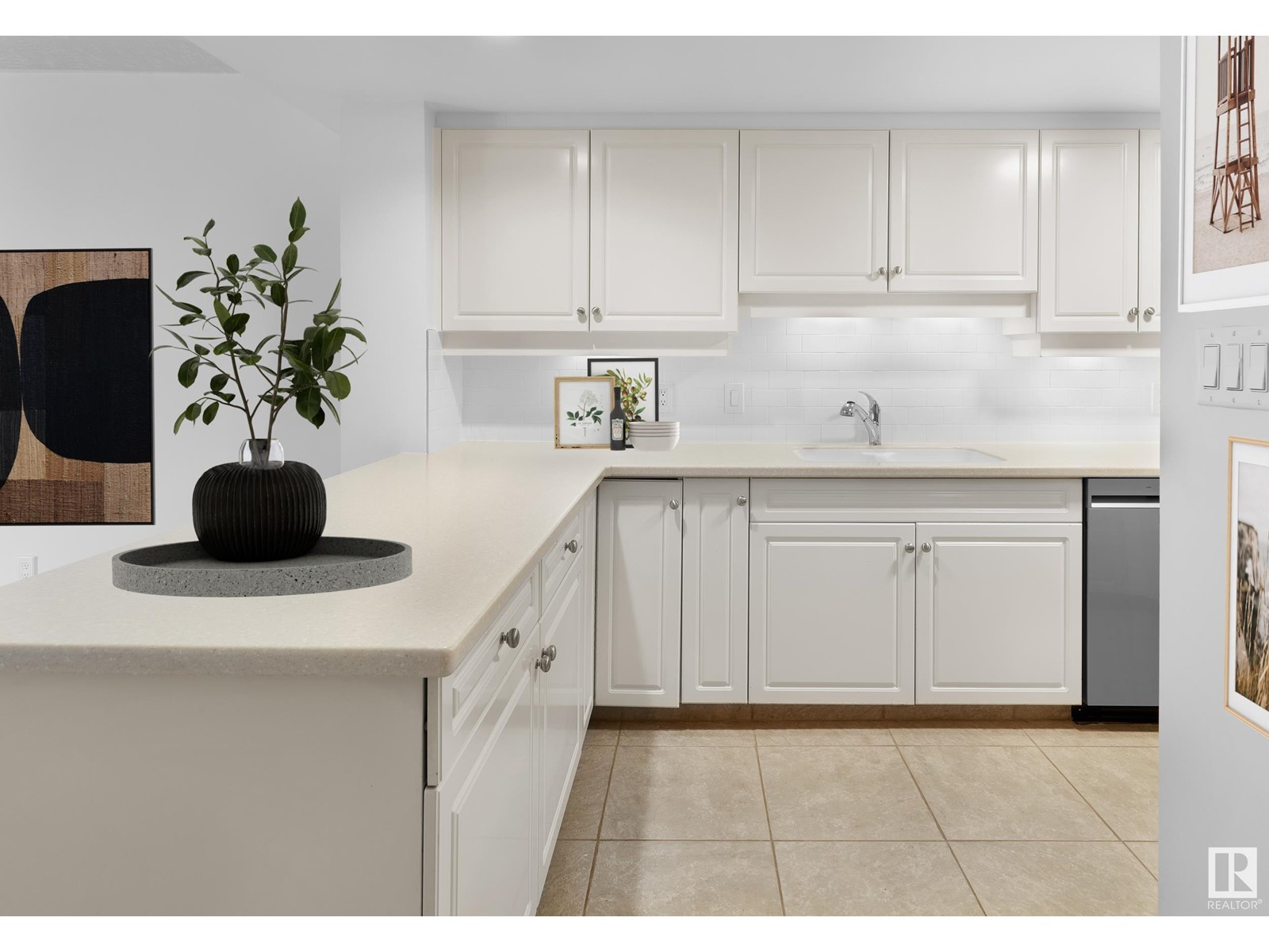 9021 98 Av Nw, Edmonton, Alberta  T6C 4P2 - Photo 11 - E4434673