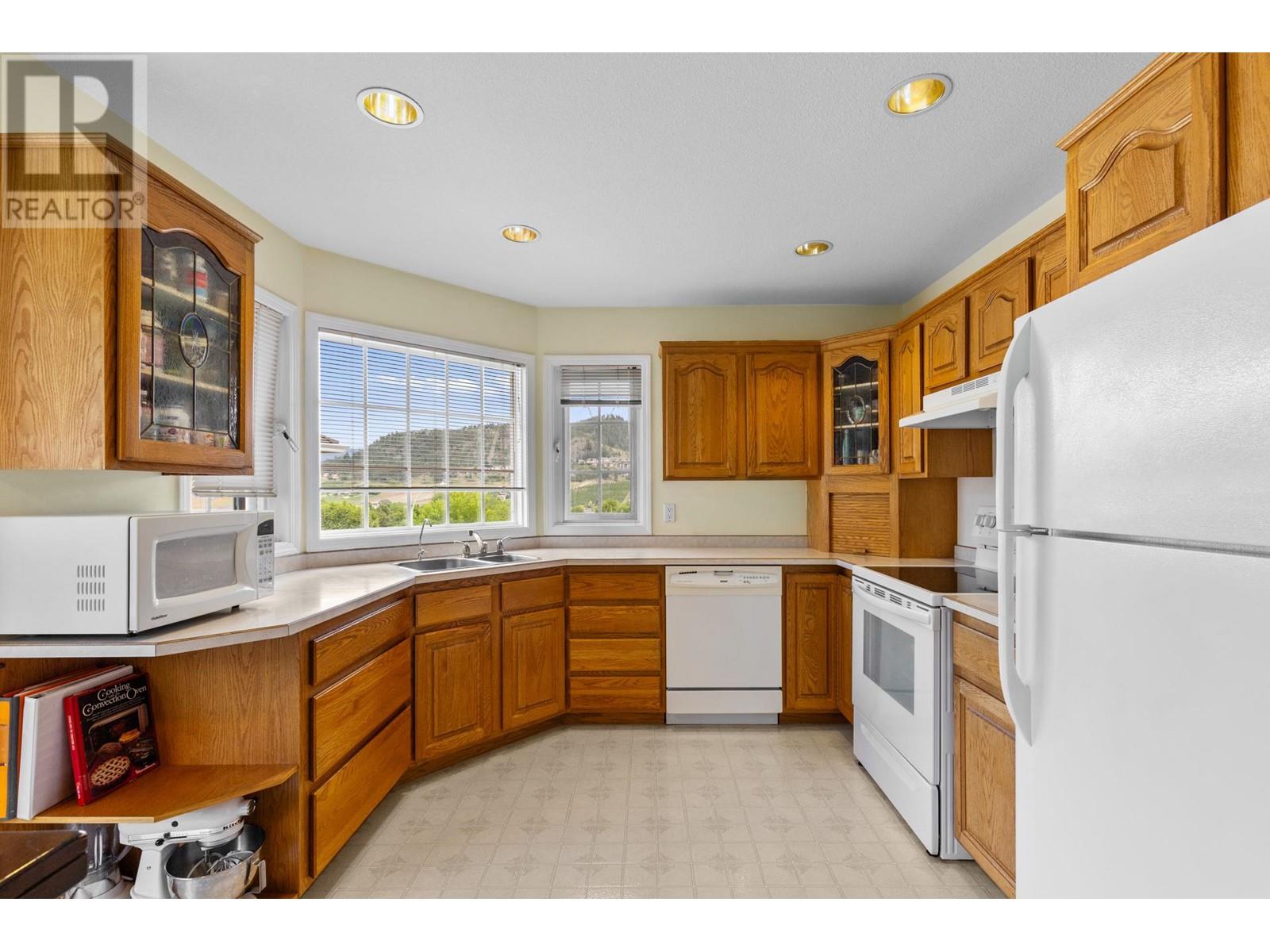 1786 Sprucedale Court, Kelowna, British Columbia  V1V 1P3 - Photo 9 - 10350789
