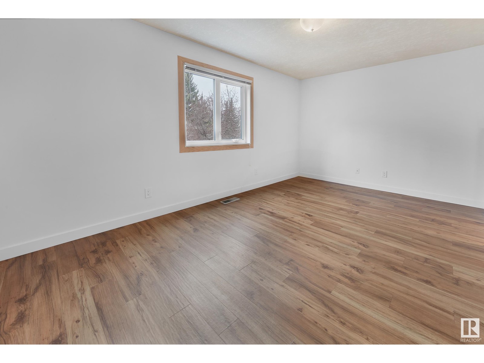 9021 98 Av Nw, Edmonton, Alberta  T6C 4P2 - Photo 27 - E4434673