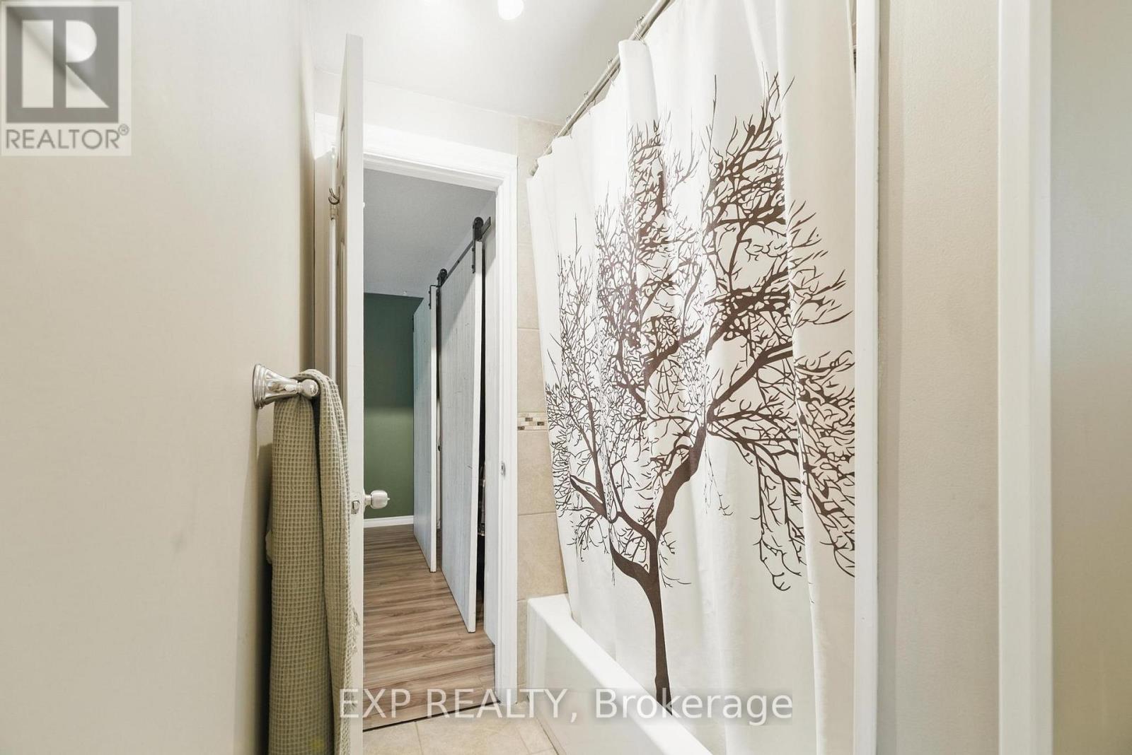 147 Rolling Meadows Drive, Kitchener, Ontario  N2N 1X8 - Photo 20 - X12201689