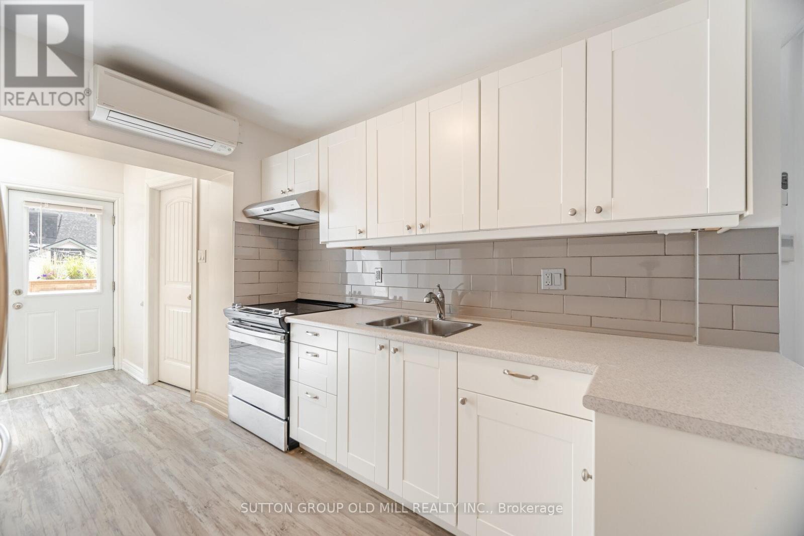 1995 Gerrard Street E, Toronto, Ontario  M4E 2A9 - Photo 9 - E12199504