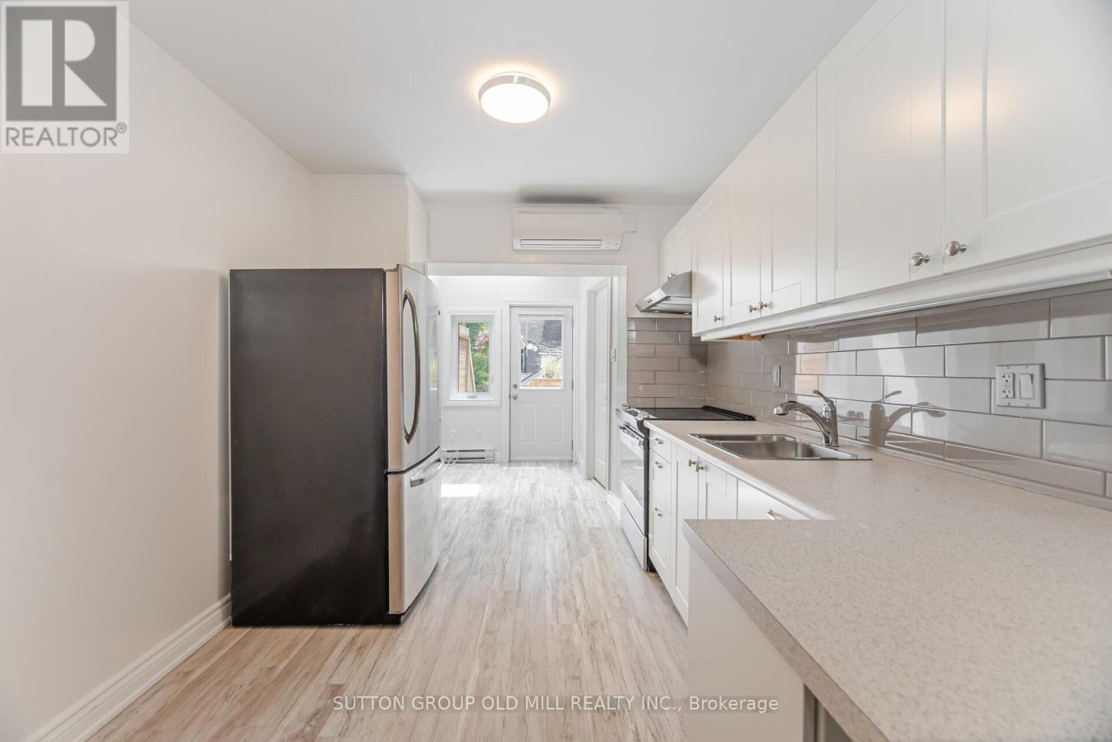 1995 Gerrard Street E, Toronto, Ontario  M4E 2A9 - Photo 8 - E12199504