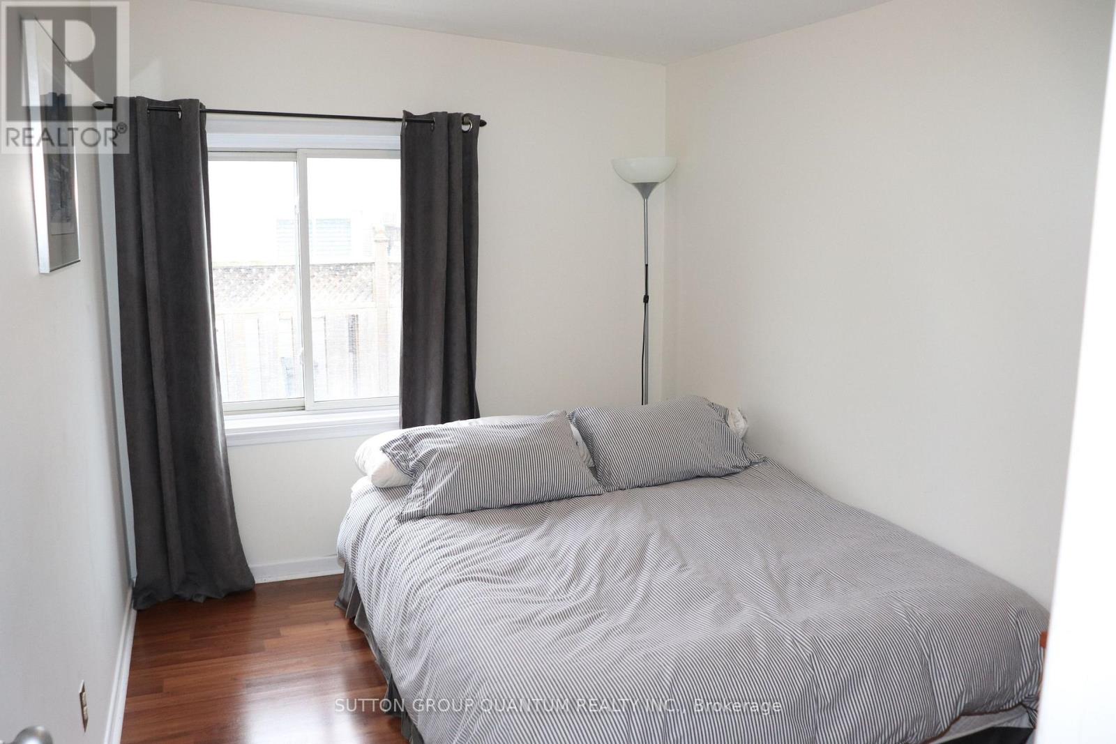 2618 Constable Road, Mississauga (Clarkson), Ontario  L5J 1W2 - Photo 11 - W12203420