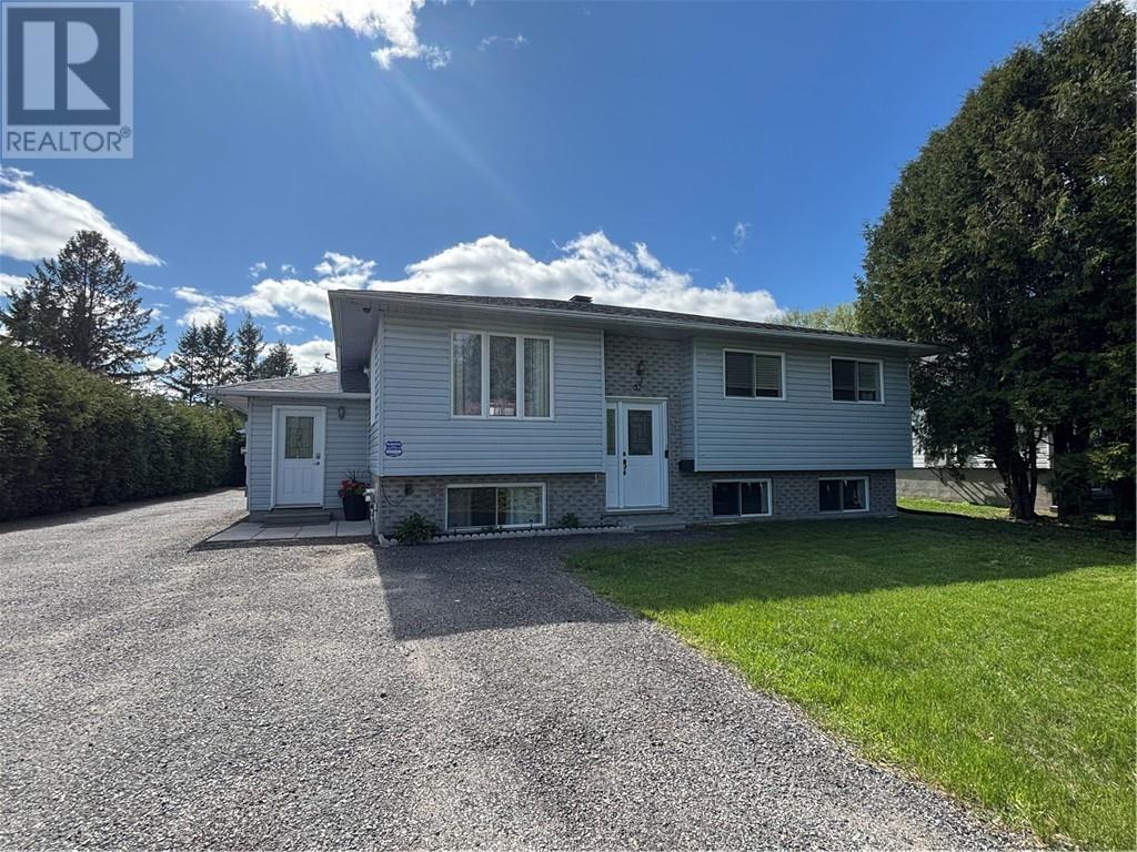 57 Leo Street N, Azilda, Ontario  P0M 1B0 - Photo 1 - 2122567