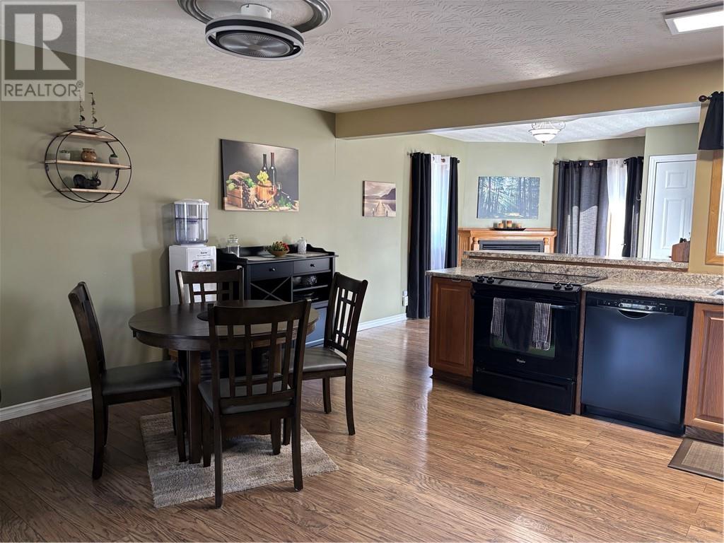 57 Leo Street N, Azilda, Ontario  P0M 1B0 - Photo 12 - 2122567