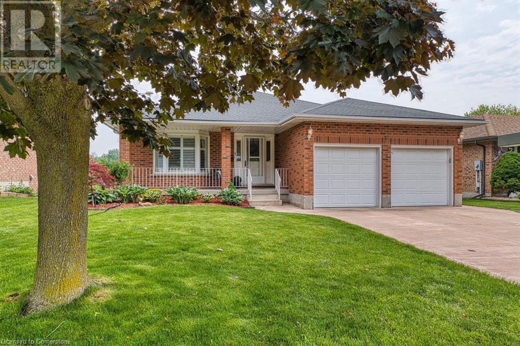 20 Tami Court, Kitchener, Ontario  N2B 3V2 - Photo 3 - 40738405