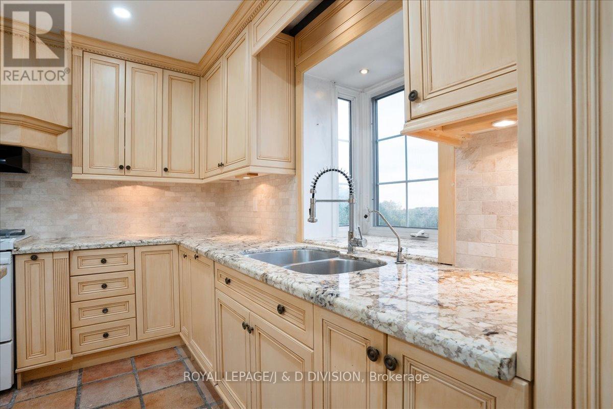 17 Sleepy Hollow Lane, Whitchurch-Stouffville, Ontario  L4A 7X4 - Photo 10 - N12203945