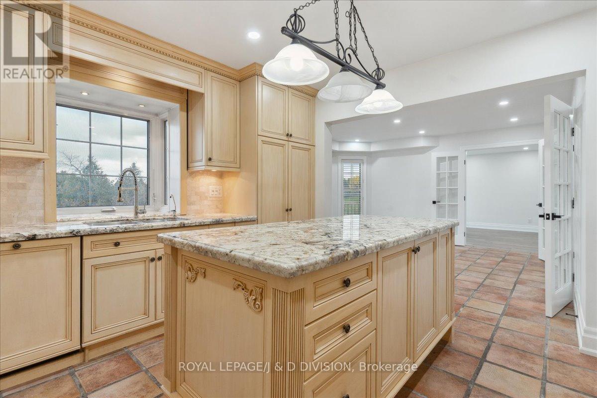 17 Sleepy Hollow Lane, Whitchurch-Stouffville, Ontario  L4A 7X4 - Photo 11 - N12203945