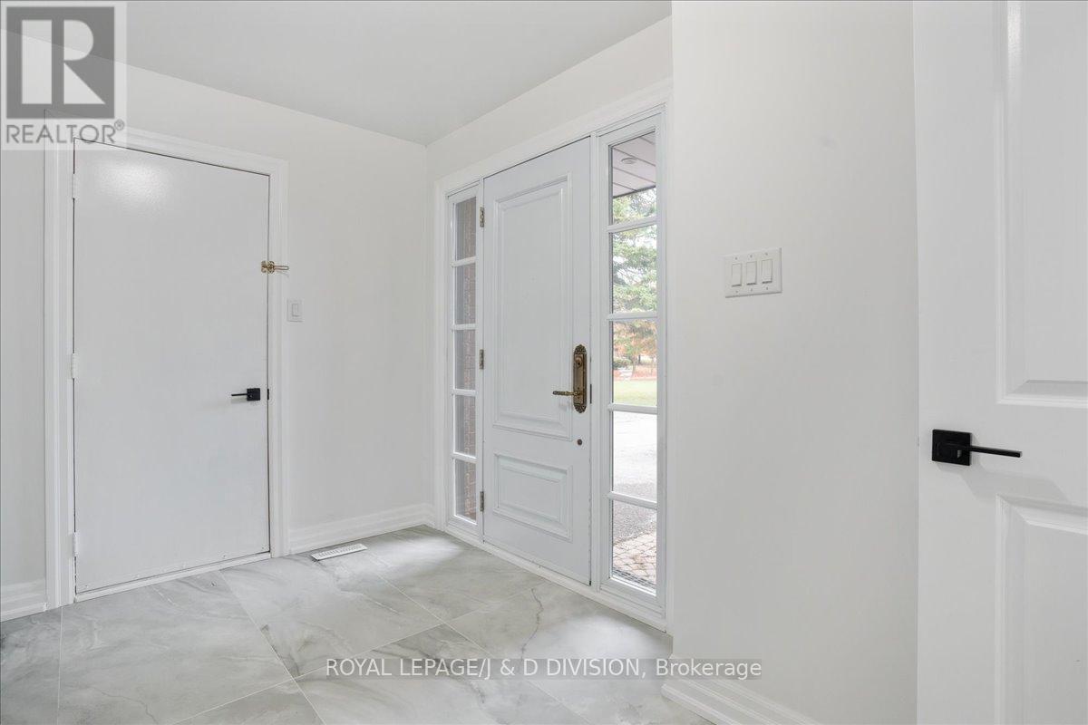 17 Sleepy Hollow Lane, Whitchurch-Stouffville, Ontario  L4A 7X4 - Photo 17 - N12203945