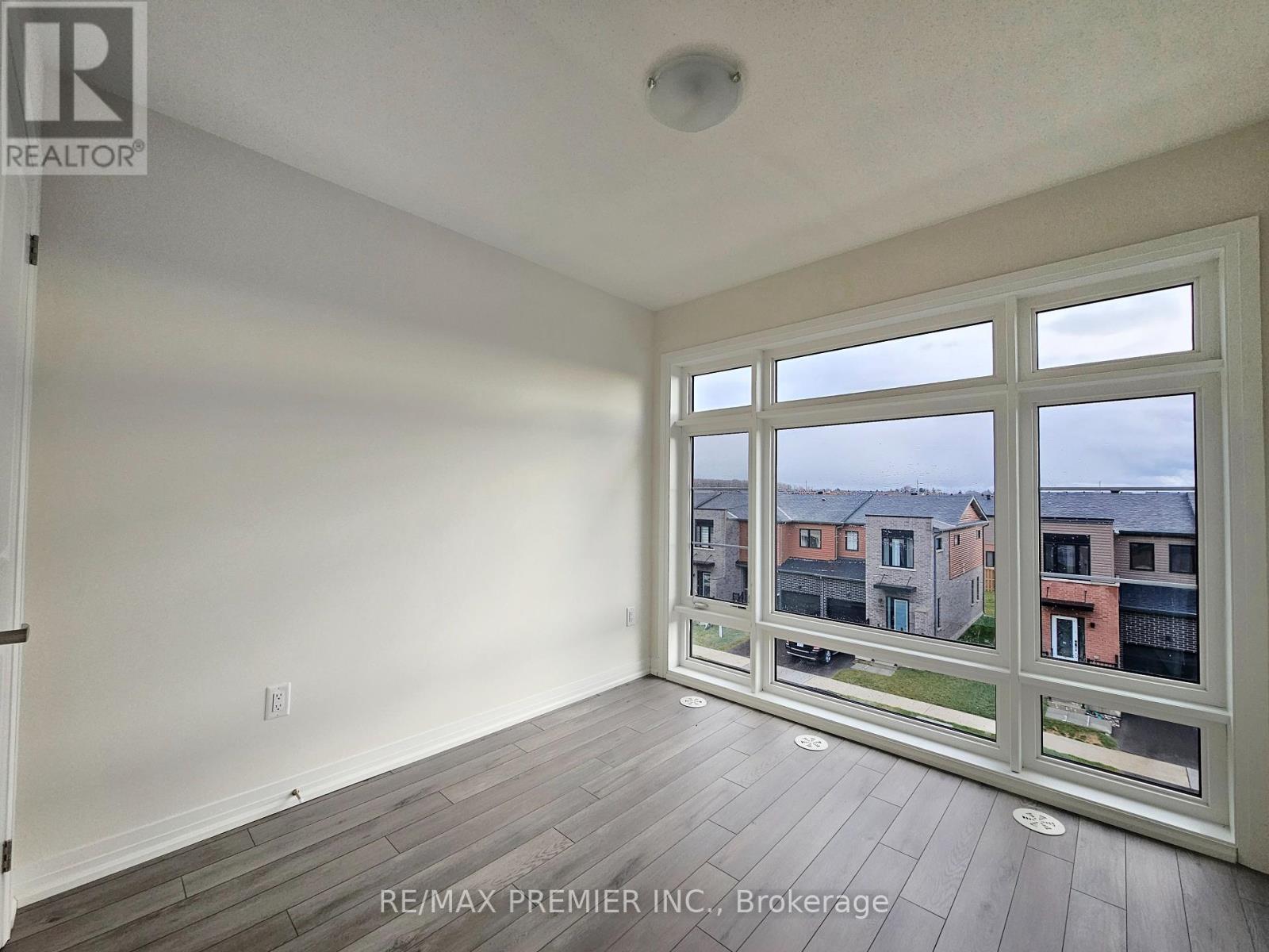 142 Turnberry Lane, Barrie, Ontario  L9J 0M3 - Photo 14 - S12203949