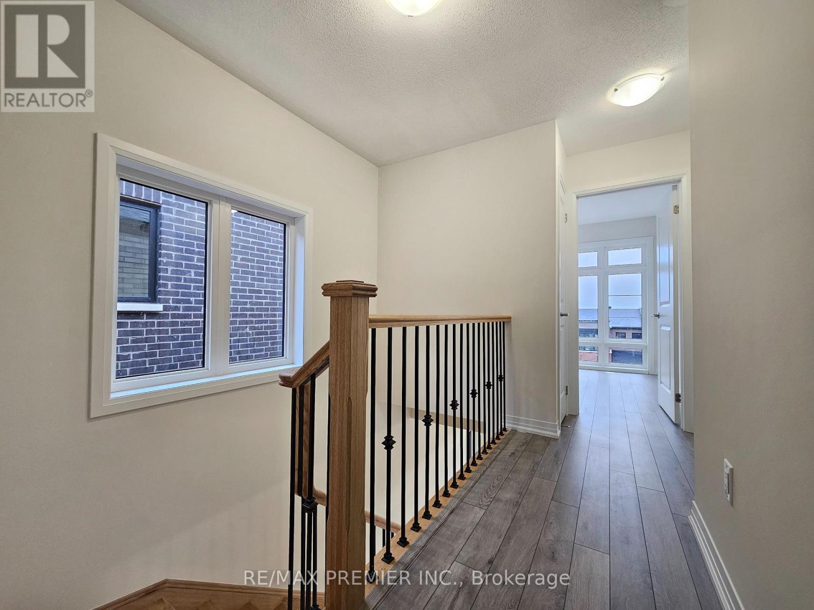 142 Turnberry Lane, Barrie, Ontario  L9J 0M3 - Photo 7 - S12203949