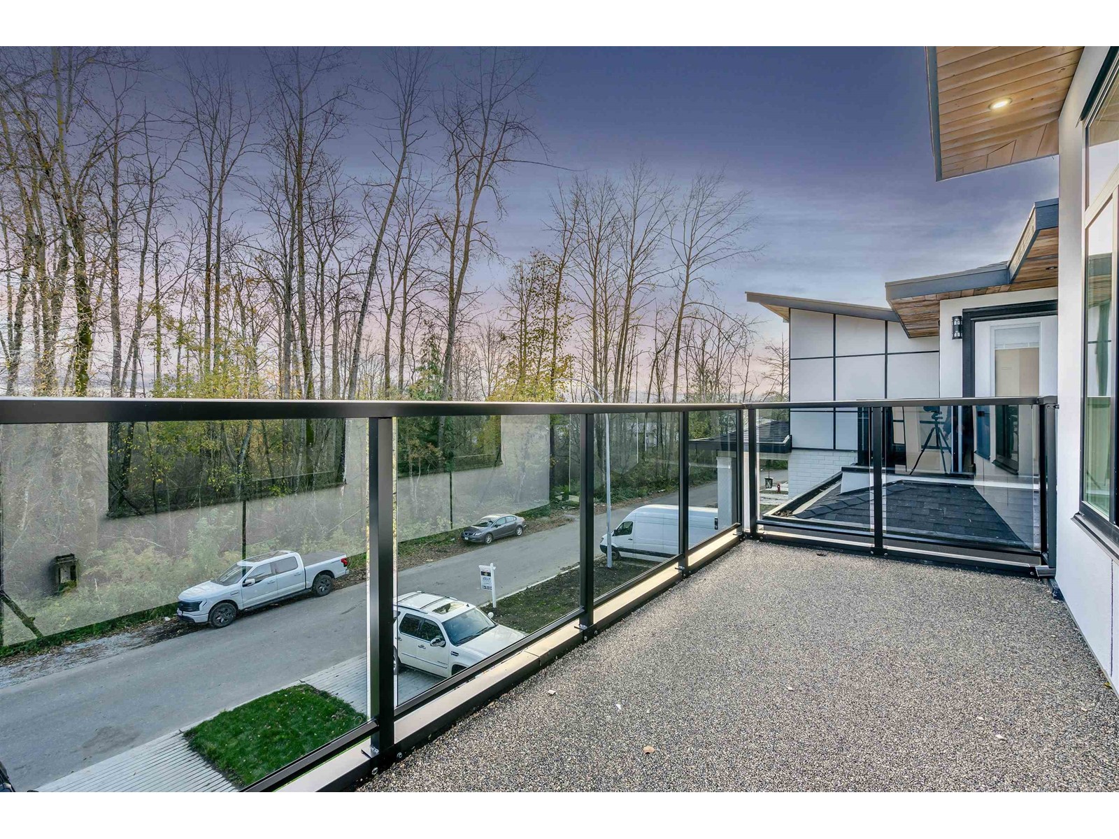 Property at 16647 18 AVENUE image 2