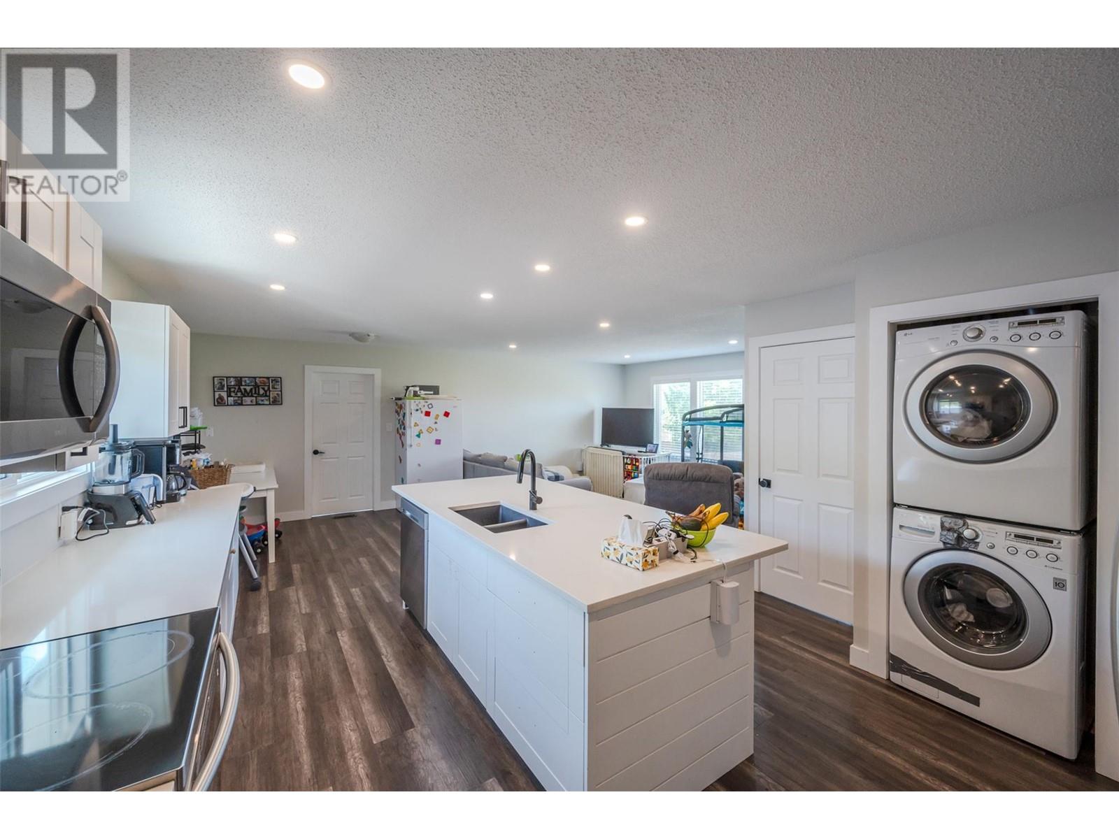 1476 Latta Road, Kelowna, British Columbia  V1P 1B4 - Photo 3 - 10351240