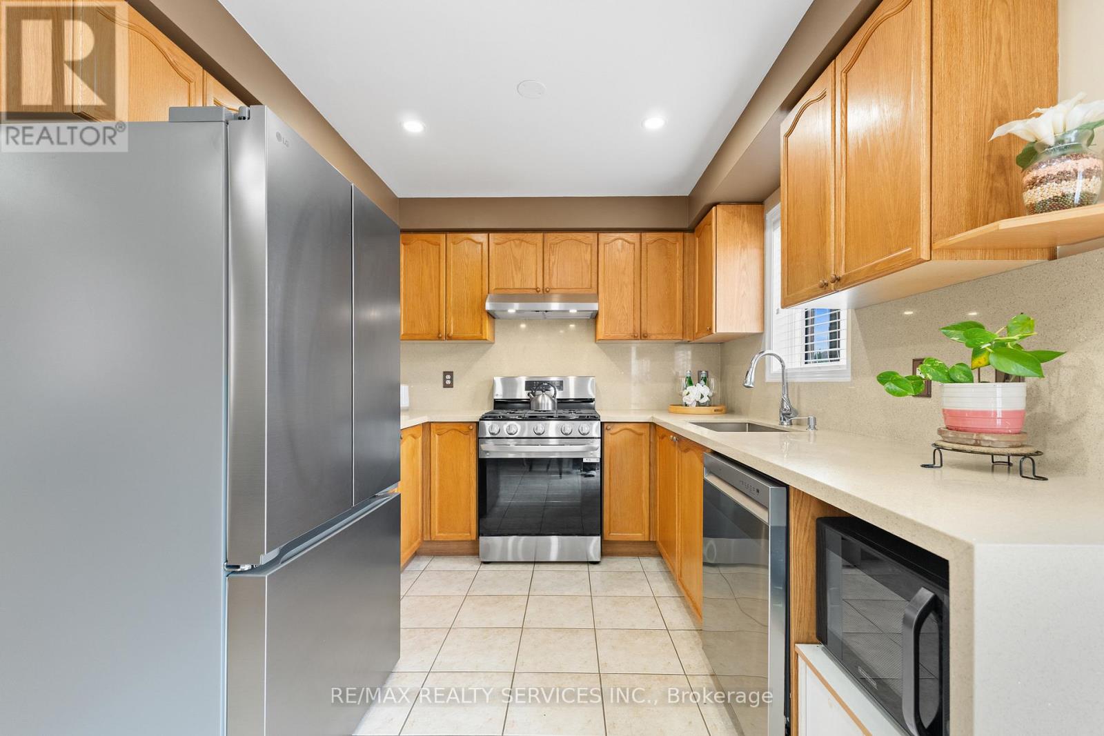 39 Studebaker Trail, Brampton, Ontario  L7A 3A5 - Photo 14 - W12203968