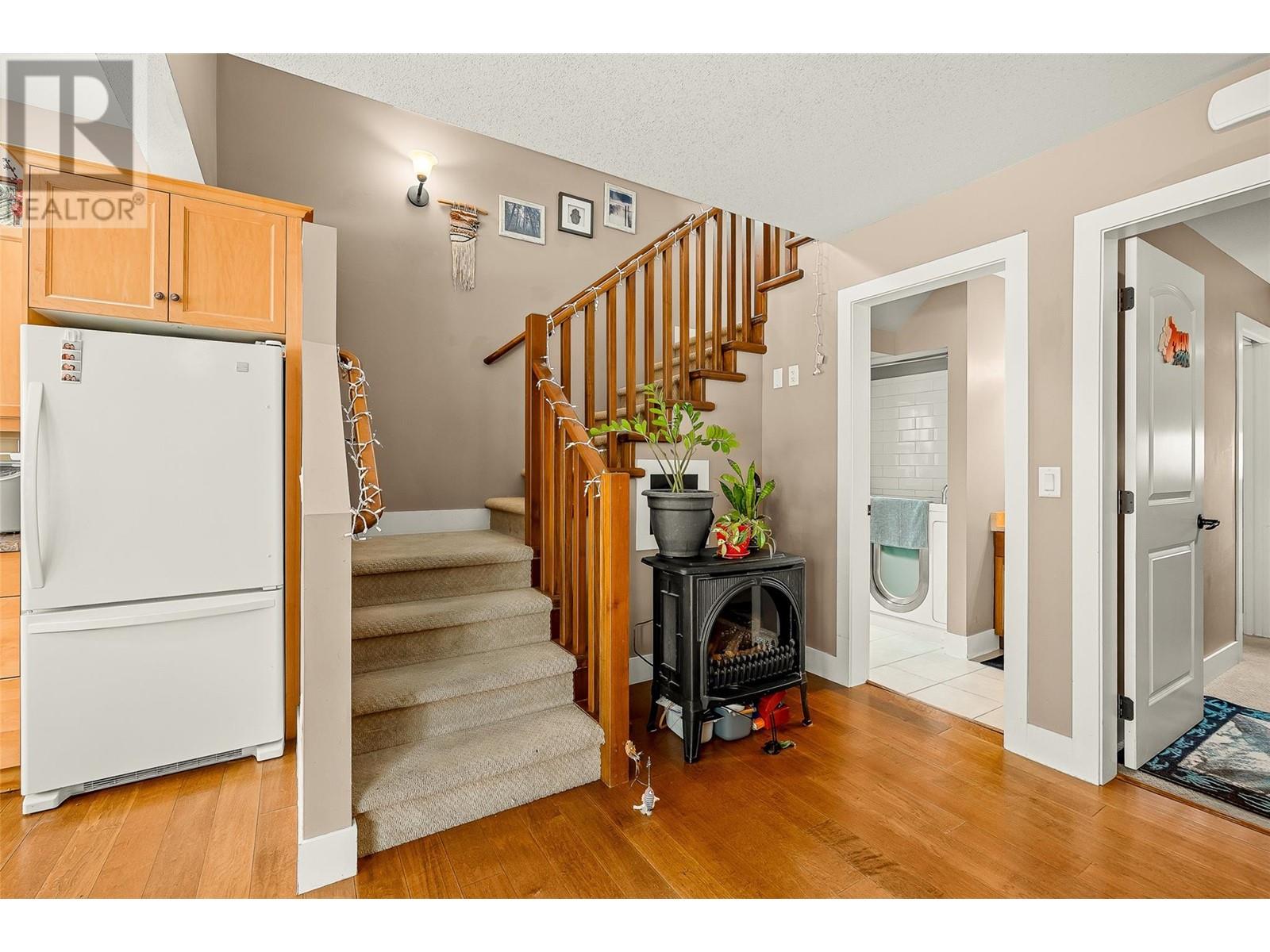 548/546 Roanoke Avenue, Kelowna, British Columbia  V1Y 7K5 - Photo 33 - 10335202