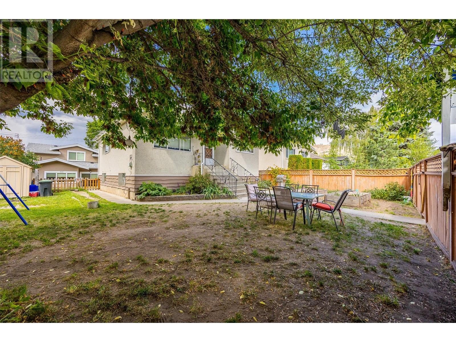 548/546 Roanoke Avenue, Kelowna, British Columbia  V1Y 7K5 - Photo 48 - 10335202