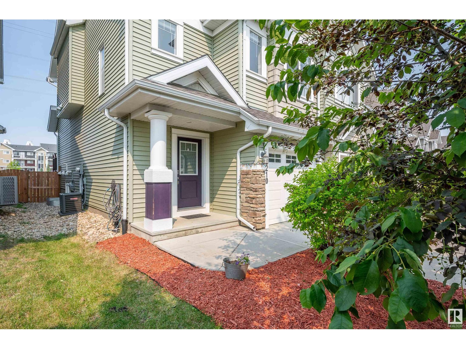 2210 86 St Sw, Edmonton, Alberta  T6X 2G2 - Photo 3 - E4441031